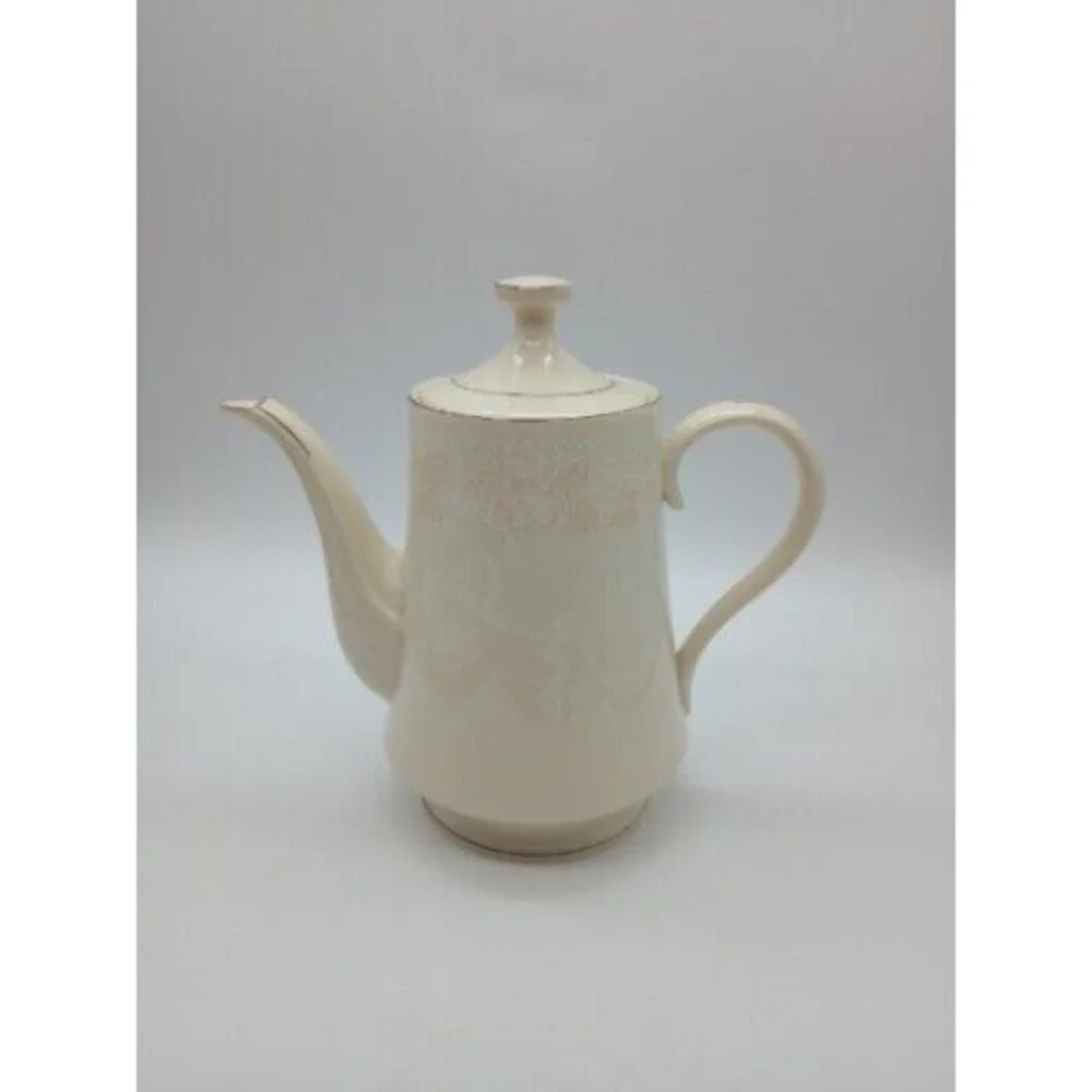 Budlet Teapot Ivory Fine China Leaf Vine Pattern